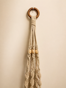 Des Pots Ceramic Planter + Macramé Hanger